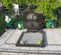 Двойные памятники