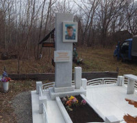 Мраморные памятники